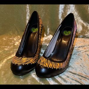 T.U.K. tiger print heels size 10